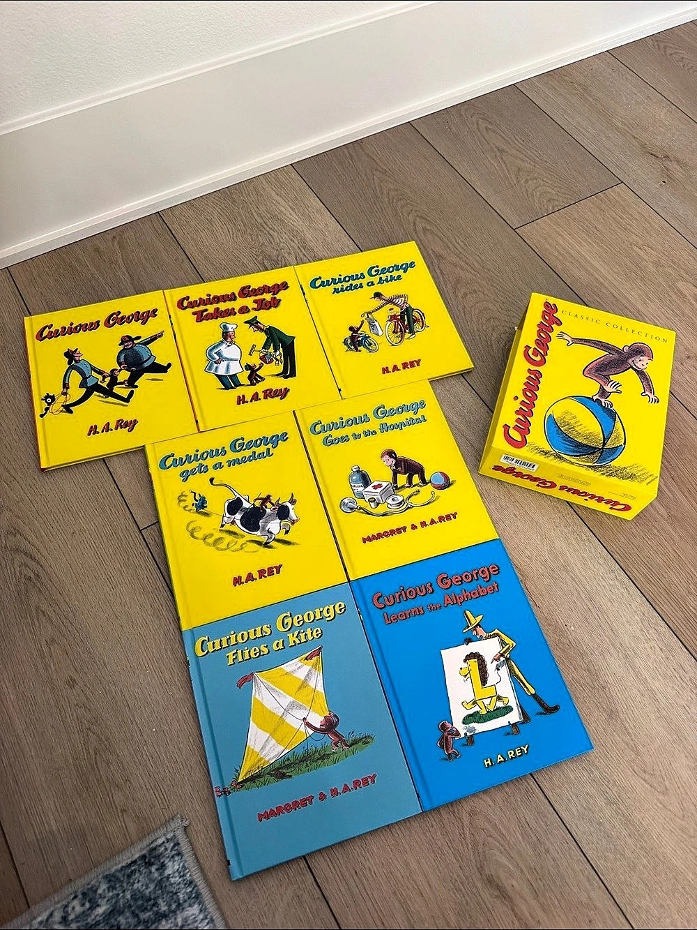 Curious George Classic Collection 8-Book Set